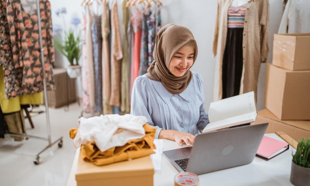Sellers Reach 100 Designs Without Sales